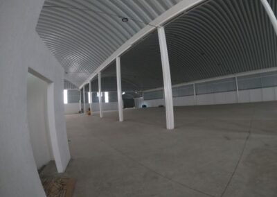 bodega industrial de 2,500 m2 de arco techo