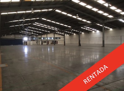 Renta de Bodega Industrial en Toluca. Dentro del parque Toluca 2000. 4,400 m2
