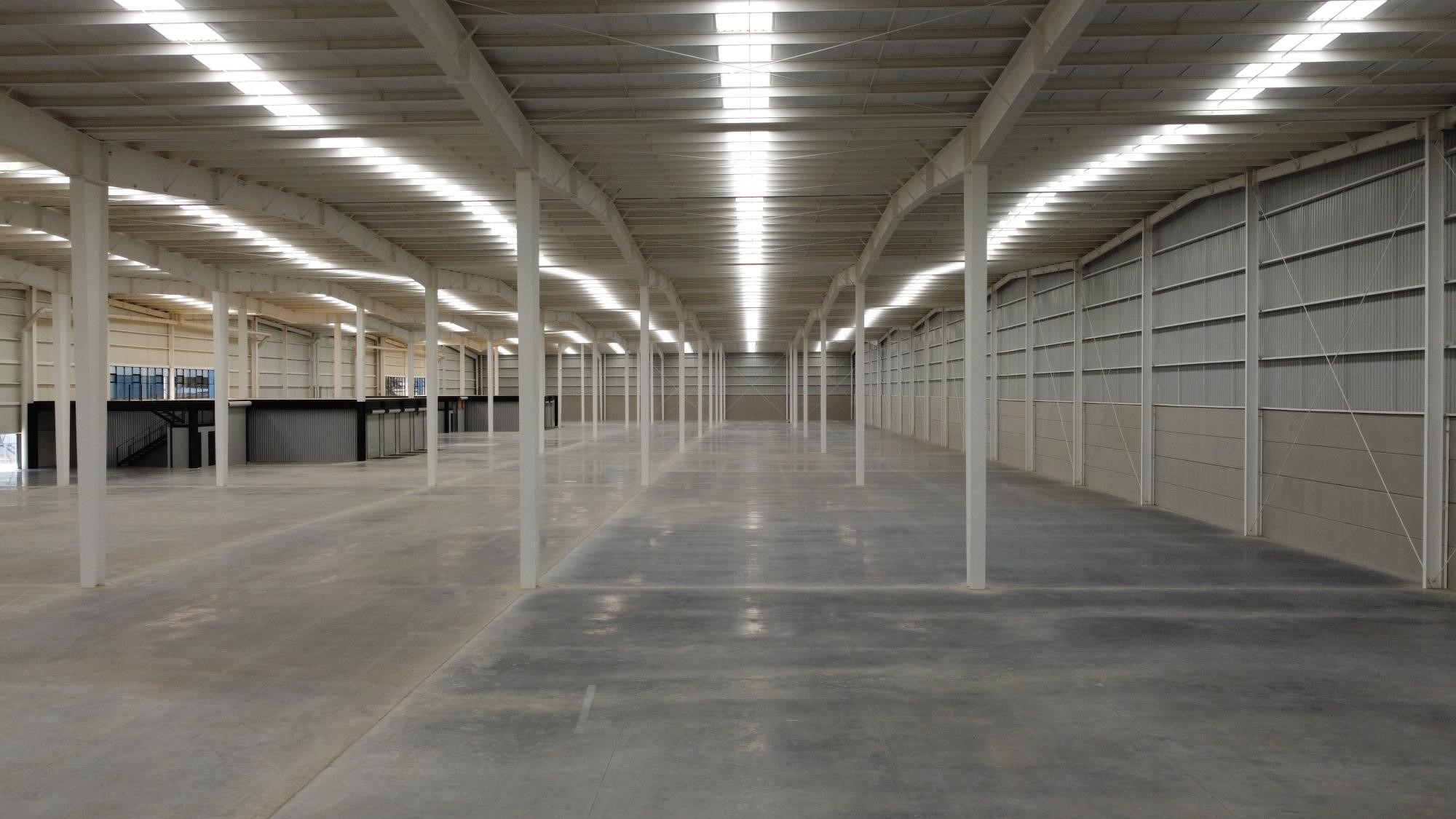 Interior de una nave industrial de referencia en el corredor de Toluca